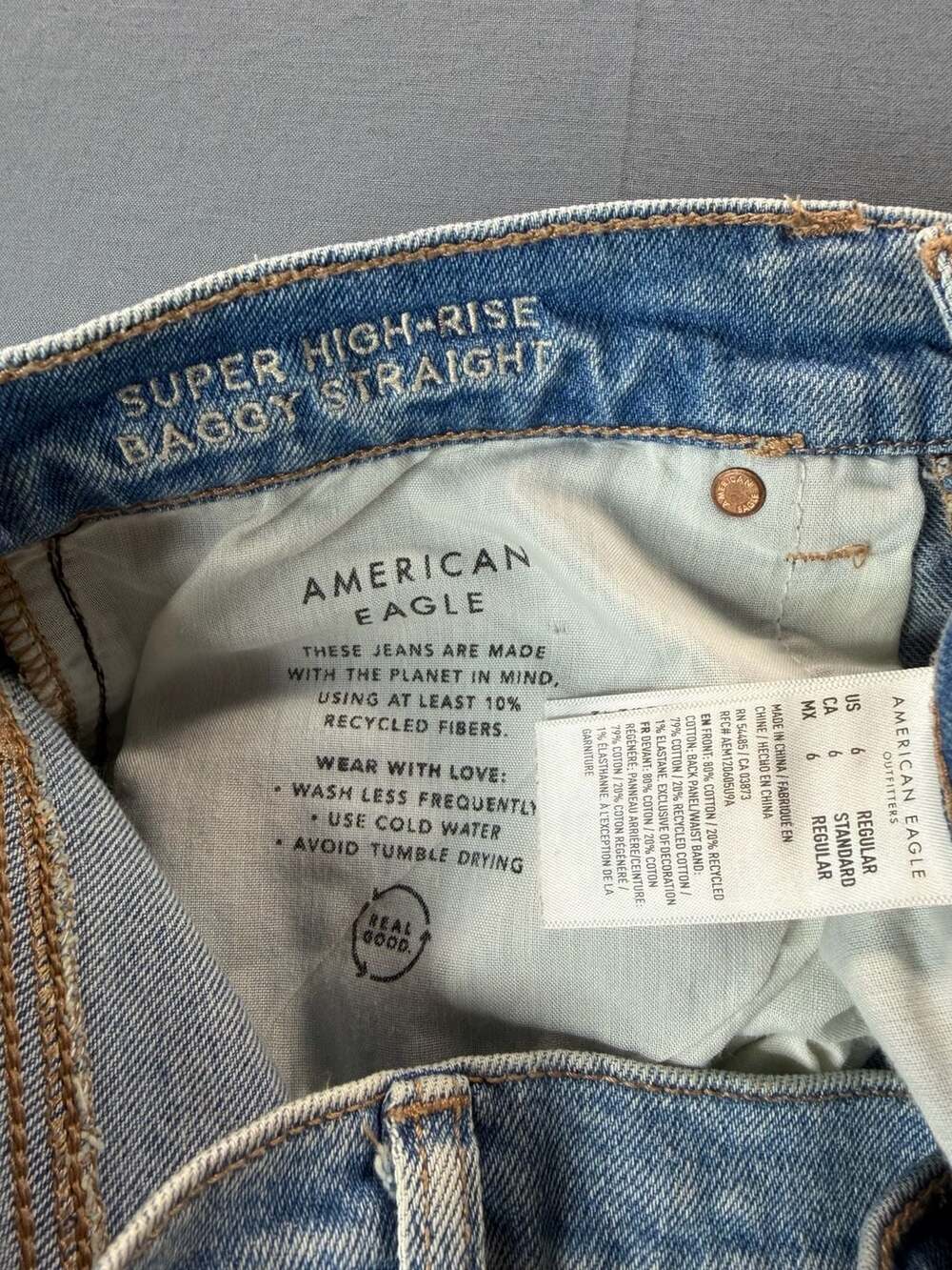 American Eagle Super High Rise Baggy Straight Denim distressed jeans Women’s 6 - Picture 3 of 8